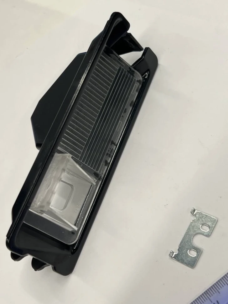 Адаптер под заднюю камеру в подсветку номера Renault Logan (2008+), Sandero, Nissan Micra, March